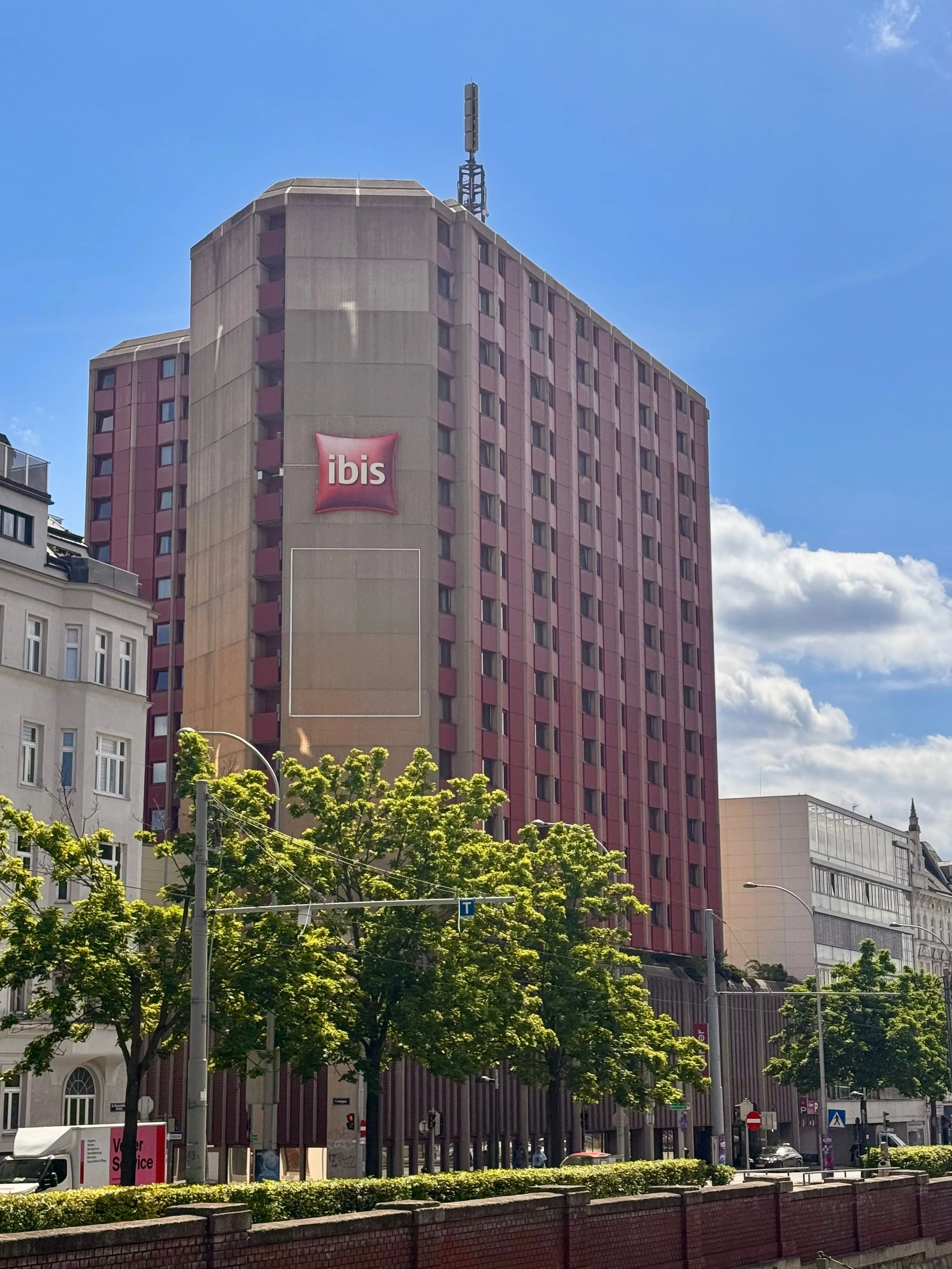 IBIS Hotel Mariahilfer Gürtel — Ansicht 1